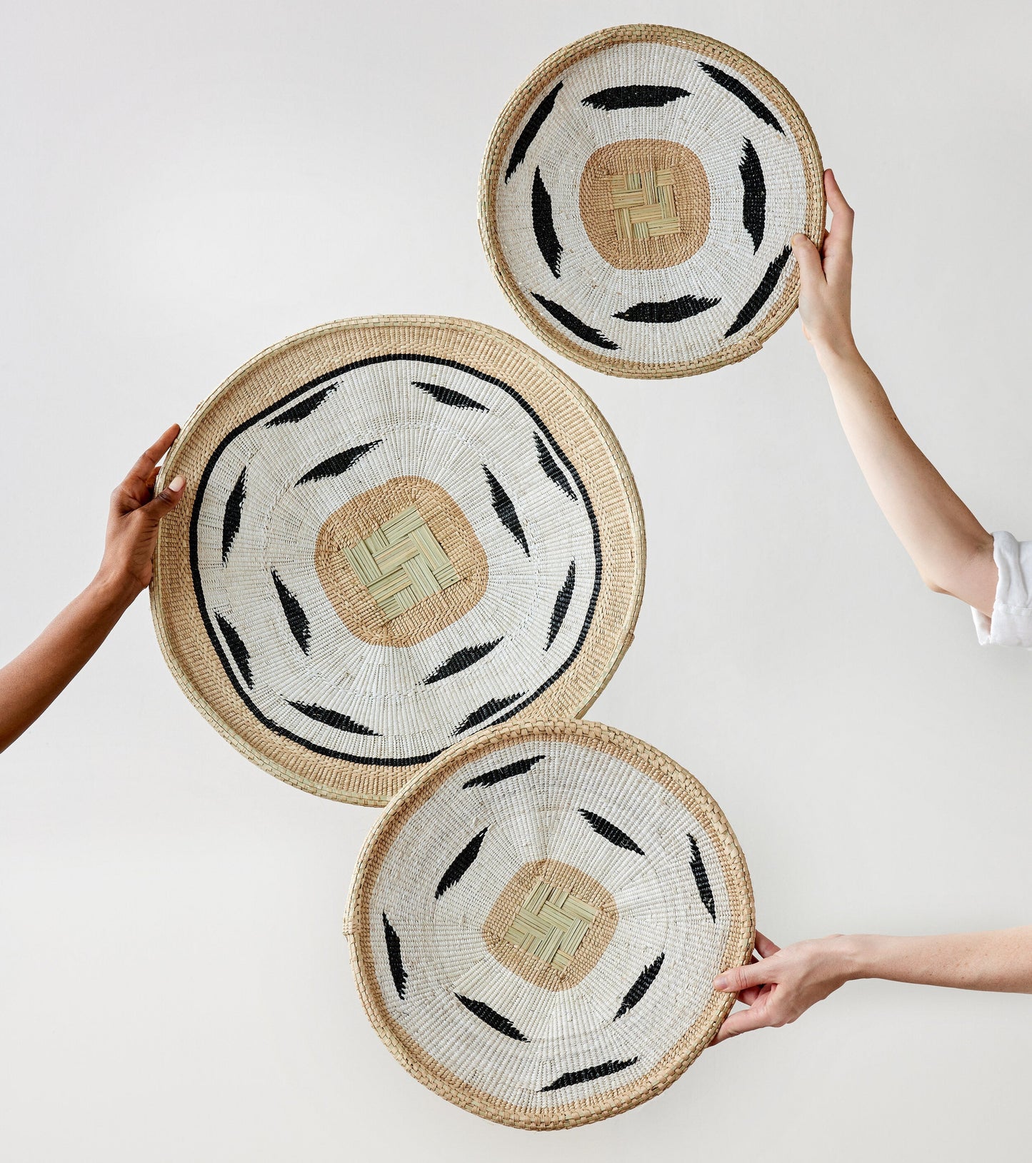 Nolyia White Flat Basket